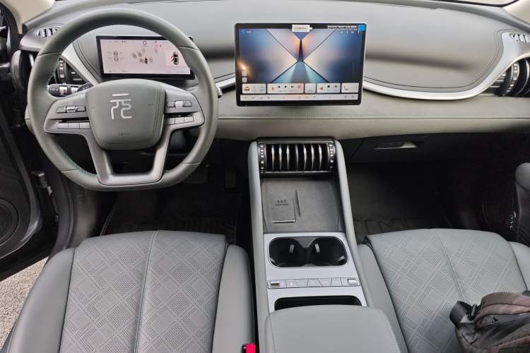 Used BYD Yuan PLUS 2025 Intelligent Driving Version 510 KM Beyond-Grade Edition Center Console