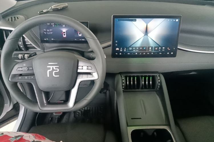 Used BYD Yuan PLUS 2025 Intelligent Driving Version 430 KM Beyond-Range Edition Center Console