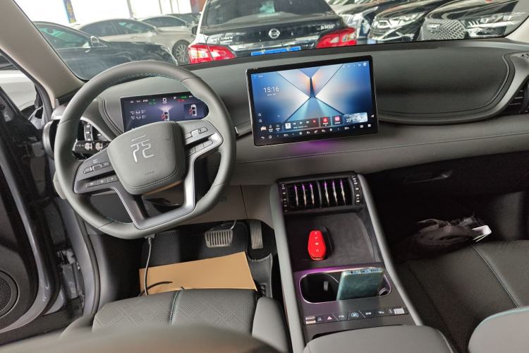 Used BYD Yuan PLUS 2025 Intelligent Driving Version 430 KM – Leading Edition Center Console