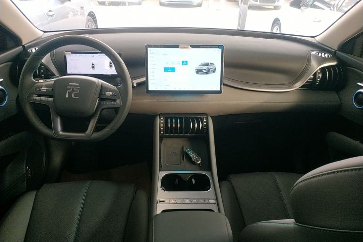 Used BYD Yuan PLUS 2025 Intelligent Driving Version 430 KM Beyond-Range Edition Center Console