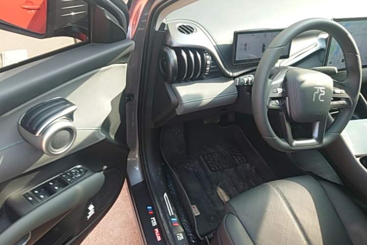 Used BYD Yuan PLUS 2025 Intelligent Driving Version 430 KM – Leading Edition Driver Seat
