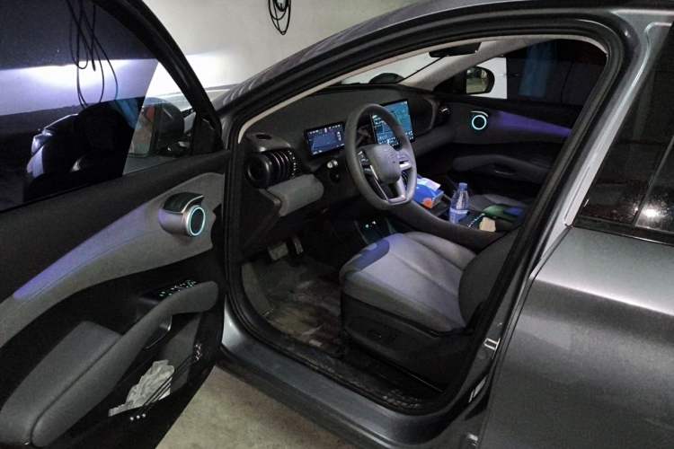 Used BYD Yuan PLUS 2025 Intelligent Driving Version 430 KM – Leading Edition Driver Seat