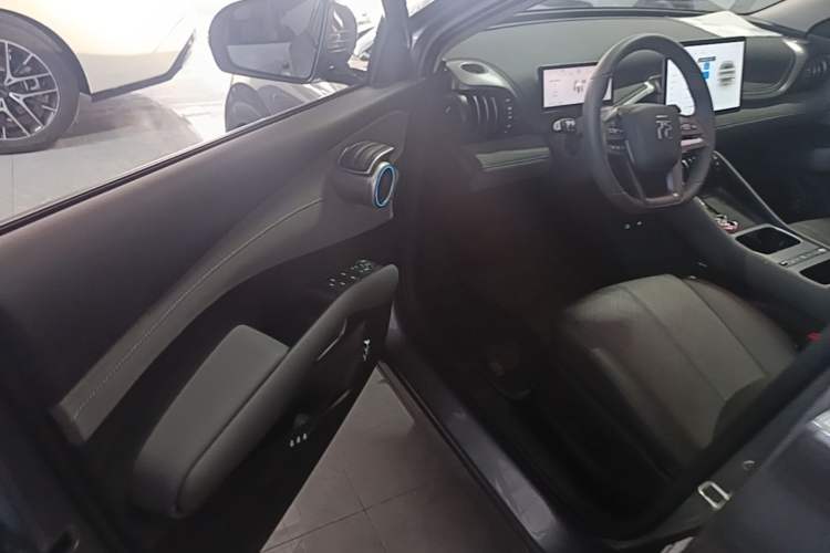 Used BYD Yuan PLUS 2025 Intelligent Driving Version 430 KM – Leading Edition Driver Seat