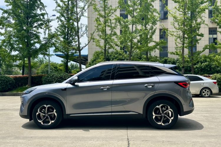 Used BYD Yuan PLUS 2025 Intelligent Driving Version 430 KM Beyond-Range Edition Exterior 3