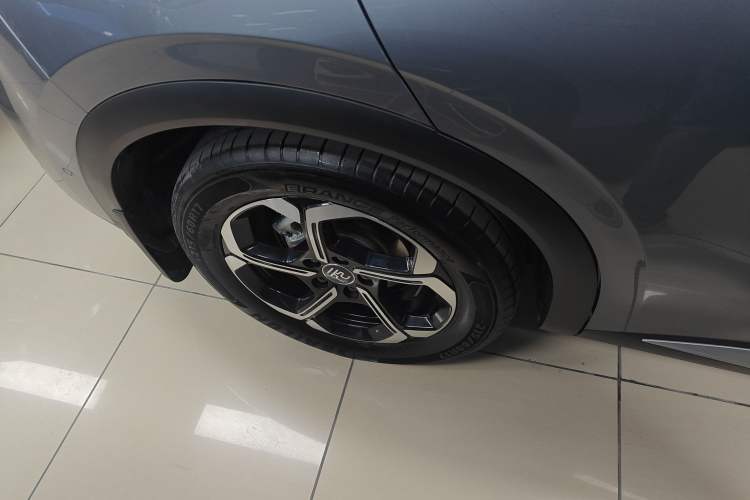 Used BYD Yuan PLUS 2025 Intelligent Driving Version 510 km Leading Edition Exterior 4