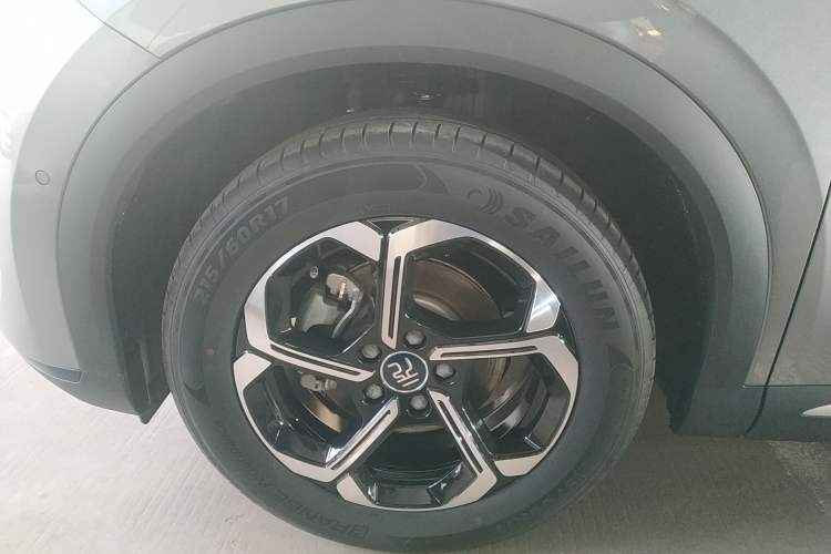 Used BYD Yuan PLUS 2025 Intelligent Driving Version 430 KM Beyond-Range Edition Exterior 4