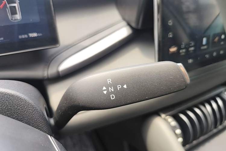 Used BYD Yuan PLUS 2025 Intelligent Driving Version 430 KM Beyond-Range Edition Gear Lever