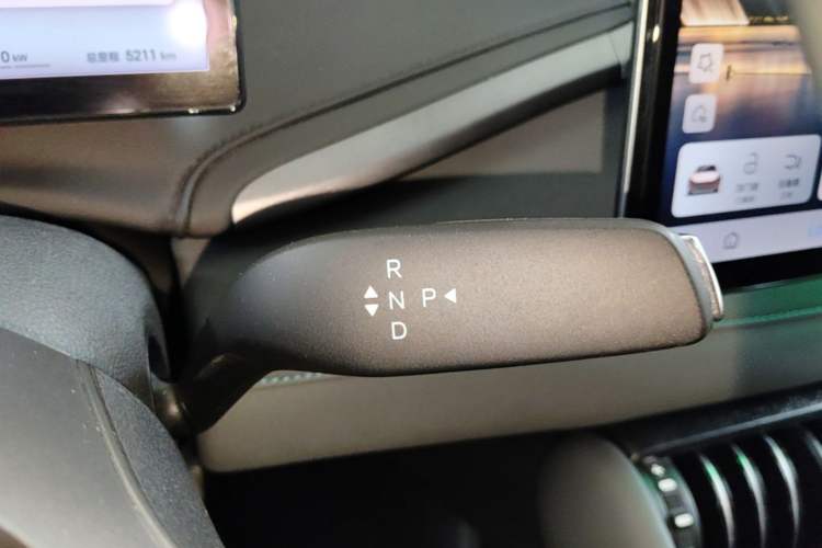 Used BYD Yuan PLUS 2025 Intelligent Driving Version 510 KM Beyond-Grade Edition Gear Lever