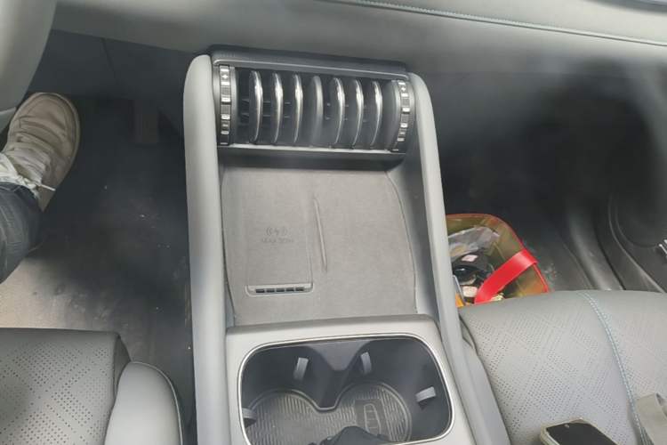 Used BYD Yuan PLUS 2025 Intelligent Driving Version 510 KM Beyond-Grade Edition Gear Lever