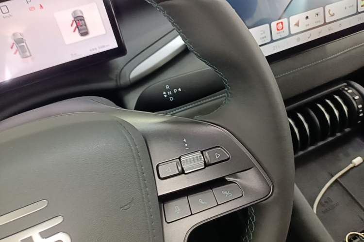 Used BYD Yuan PLUS 2025 Intelligent Driving Version 510 KM Beyond-Grade Edition Gear Lever