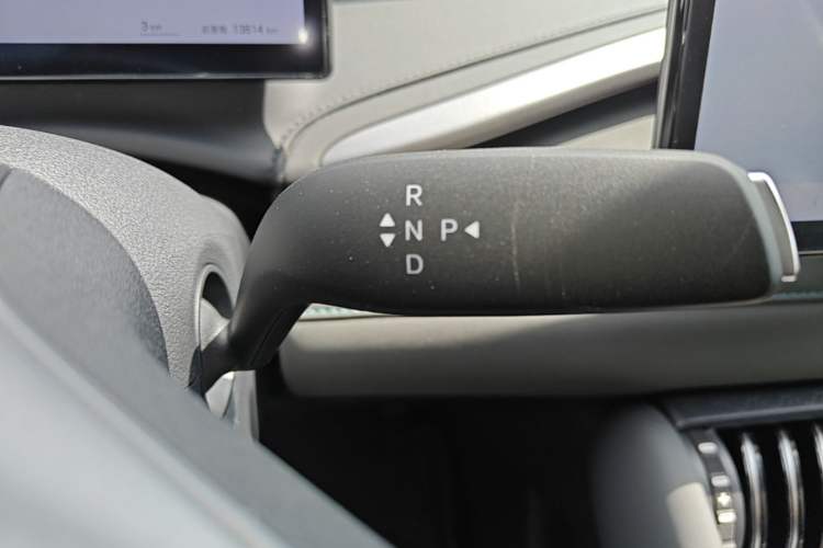Used BYD Yuan PLUS 2025 Intelligent Driving Version 510 KM Beyond-Grade Edition Gear Lever