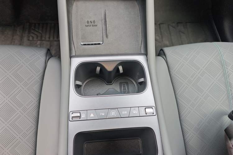 Used BYD Yuan PLUS 2025 Intelligent Driving Version 510 KM Beyond-Grade Edition Gear Lever