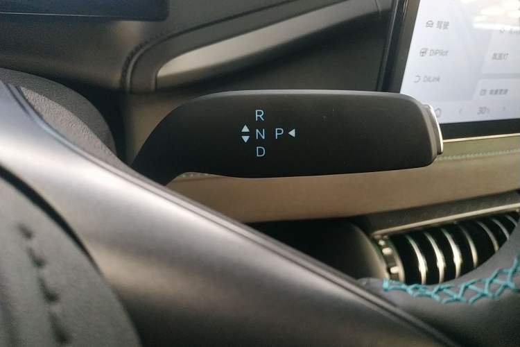 Used BYD Yuan PLUS 2025 Intelligent Driving Version 430 KM Beyond-Range Edition Gear Lever