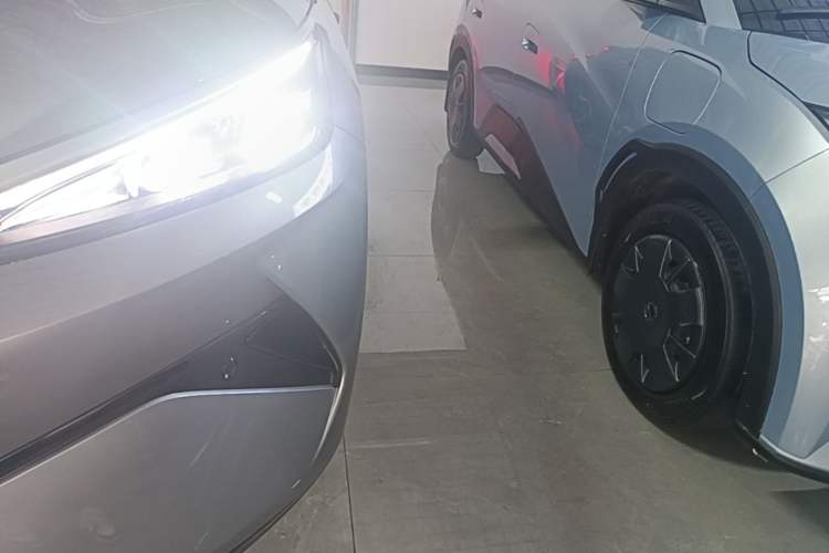 Used BYD Yuan PLUS 2025 Intelligent Driving Version 430 KM – Leading Edition Left Front Headlight
