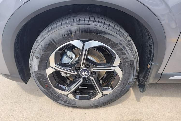 Used BYD Yuan PLUS 2025 Intelligent Driving Version 430 KM Beyond-Range Edition Left Front Wheel Hub