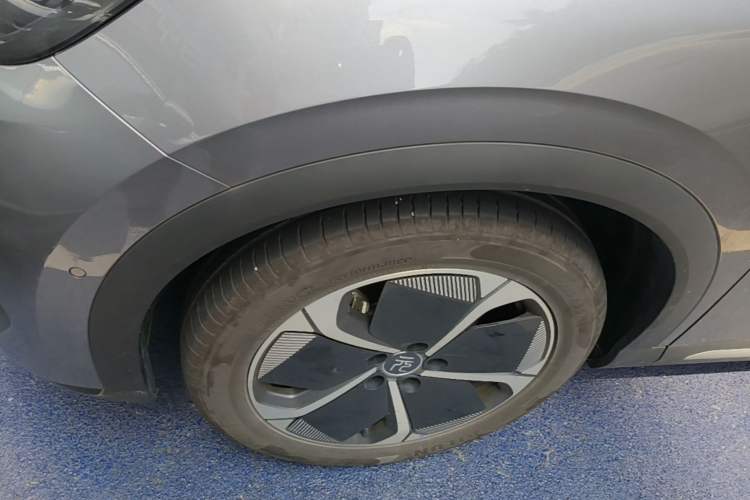 Used BYD Yuan PLUS 2025 Intelligent Driving Version 510 KM Beyond-Grade Edition Left Front Wheel Hub