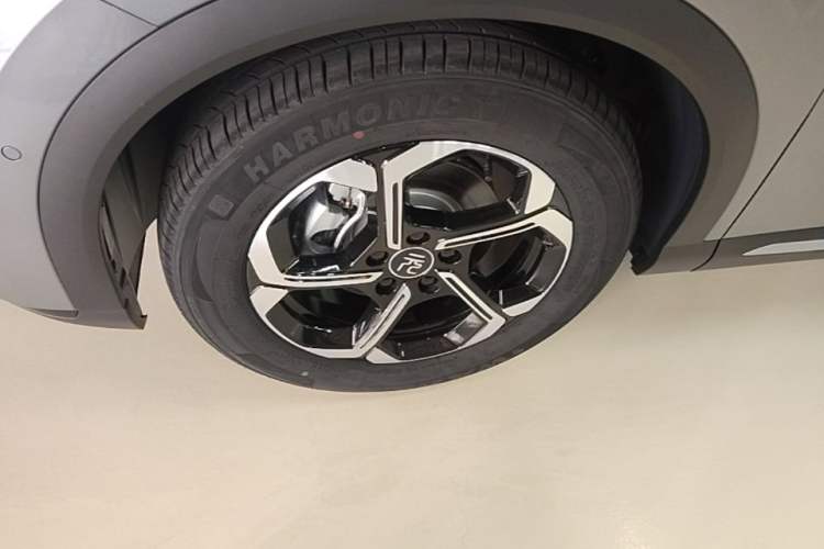 Used BYD Yuan PLUS 2025 Intelligent Driving Version 430 KM Beyond-Range Edition Left Front Wheel Hub