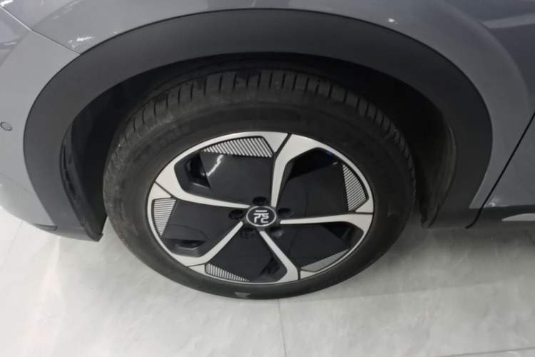 Used BYD Yuan PLUS 2025 Intelligent Driving Version 510 KM Beyond-Grade Edition Left Front Wheel Hub