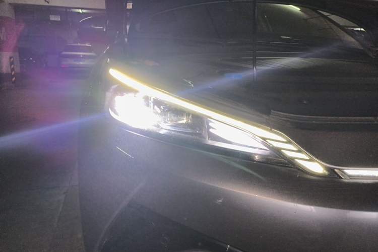 Used BYD Yuan PLUS 2025 Intelligent Driving Version 430 KM – Leading Edition Right Front Headlight