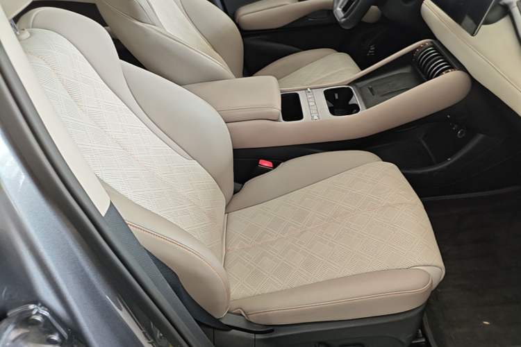Used BYD Yuan PLUS 2025 Intelligent Driving Version 510 KM Beyond-Grade Edition Right Front Seat
