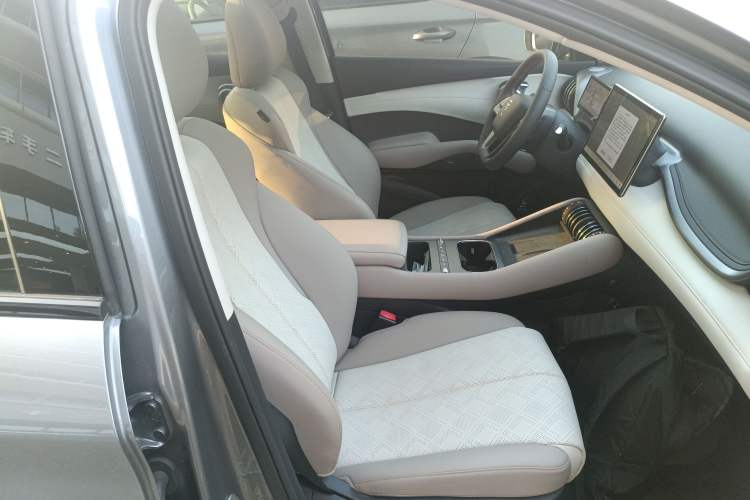 Used BYD Yuan PLUS 2025 Intelligent Driving Version 510 KM Beyond-Grade Edition Right Front Seat