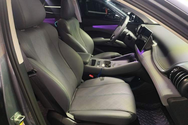 Used BYD Yuan PLUS 2025 Intelligent Driving Version 510 KM Beyond-Grade Edition Right Front Seat
