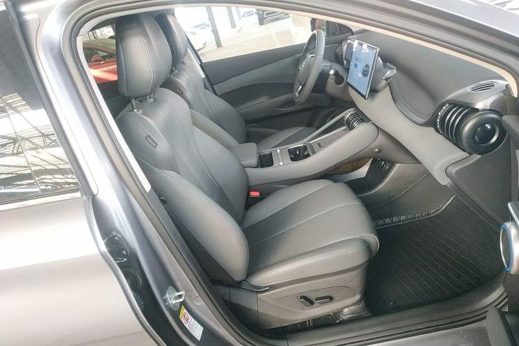 Used BYD Yuan PLUS 2025 Intelligent Driving Version 430 KM Beyond-Range Edition Right Front Seat