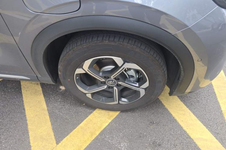 Used BYD Yuan PLUS 2025 Intelligent Driving Version 510 km Leading Edition Right Front Wheel Hub