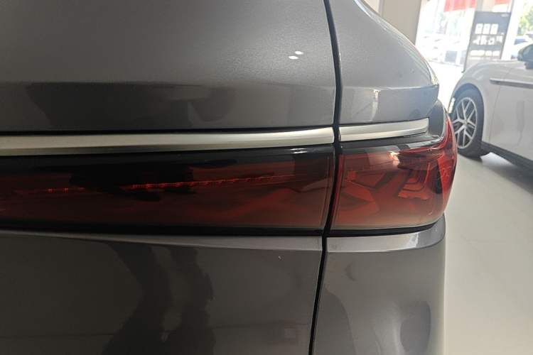 Used BYD Yuan PLUS 2025 Intelligent Driving Version 510 KM Beyond-Grade Edition Right Rear Taillight