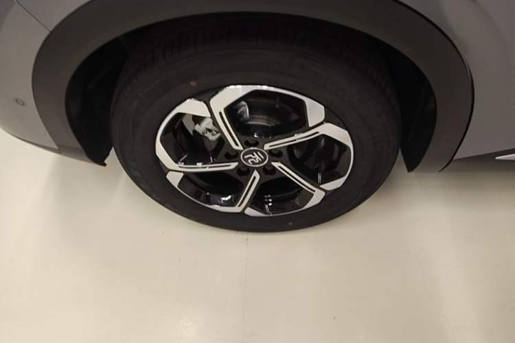 Used BYD Yuan PLUS 2025 Intelligent Driving Version 430 KM Beyond-Range Edition Right Rear Wheel Hub
