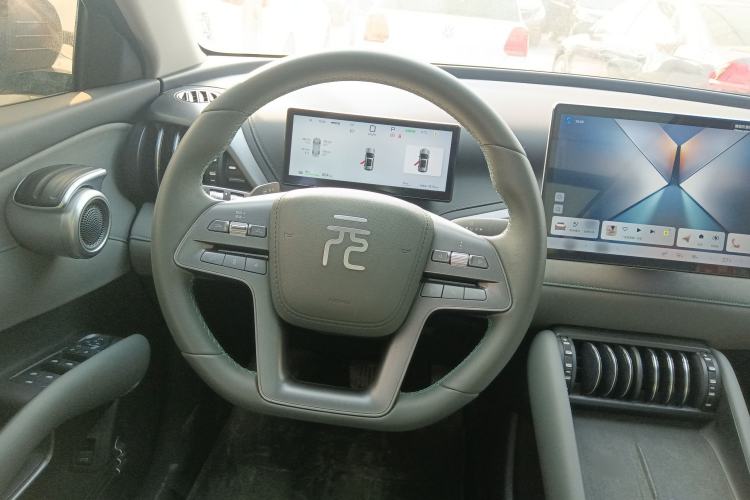 Used BYD Yuan PLUS 2025 Intelligent Driving Version 510 KM Beyond-Grade Edition Steering Wheel