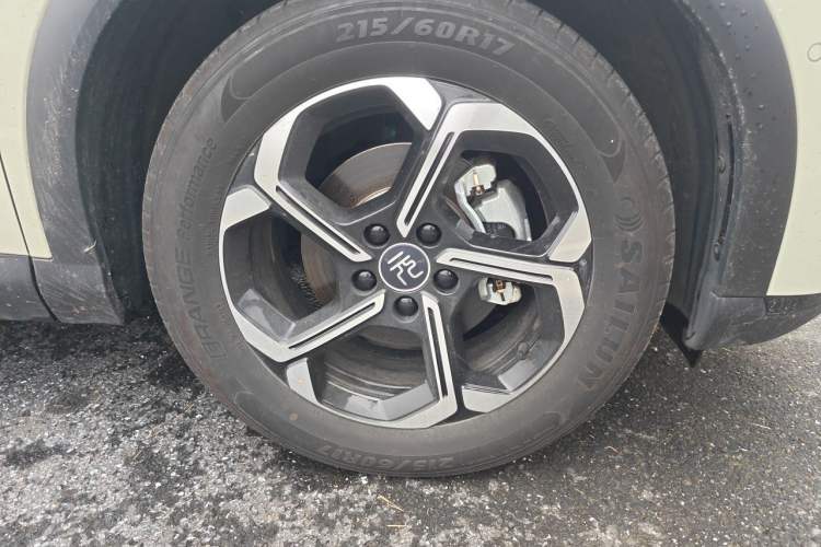 Used BYD Yuan PLUS 2025 Intelligent Driving Version 430 KM Beyond-Range Edition Right Front Wheel Hub