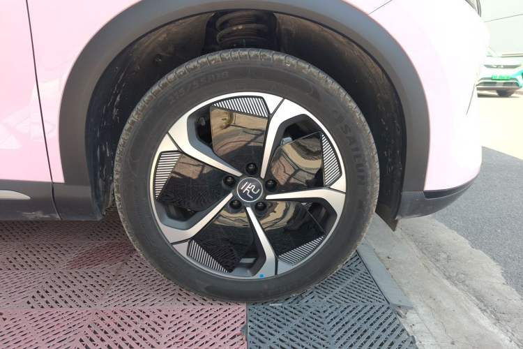 Used BYD Yuan PLUS 2025 Intelligent Driving Version 510 KM Beyond-Grade Edition Right Front Wheel Hub