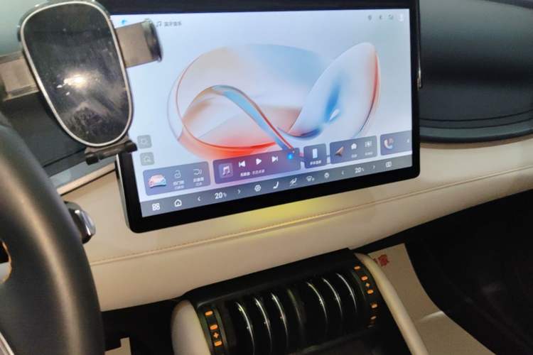 Used BYD Yuan PLUS 2025 Intelligent Driving Version 430 KM Beyond-Range Edition Audio And AC Panel
