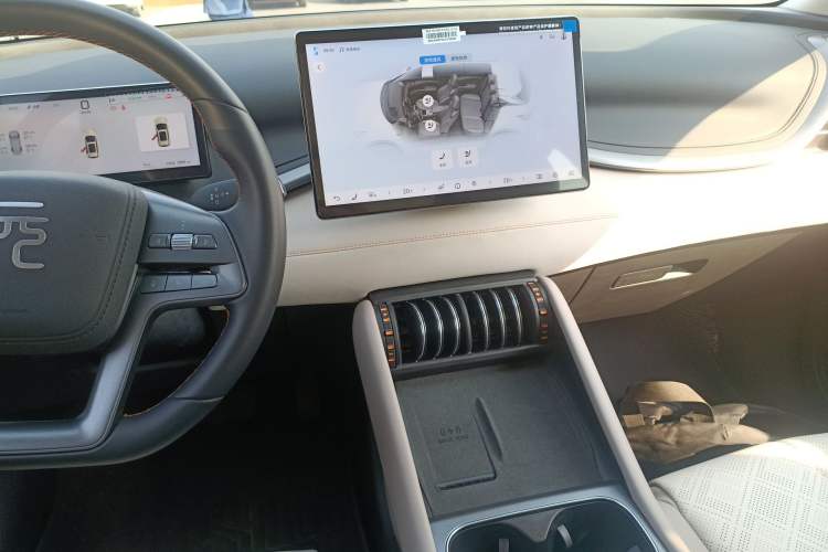 Used BYD Yuan PLUS 2025 Intelligent Driving Version 510 KM Beyond-Grade Edition Audio And AC Panel