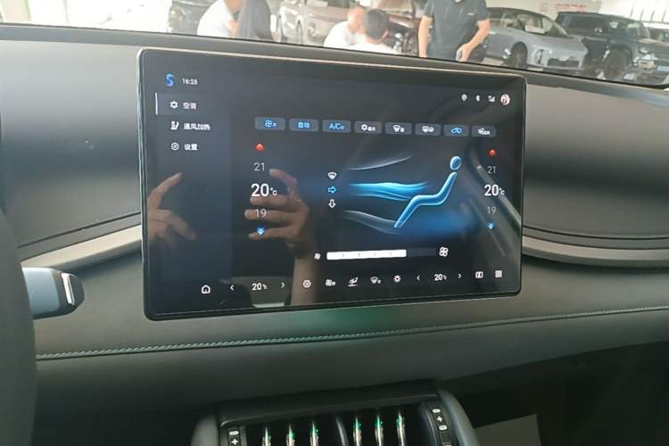 Used BYD Yuan PLUS 2025 Intelligent Driving Version 430 KM Beyond-Range Edition Audio And AC Panel