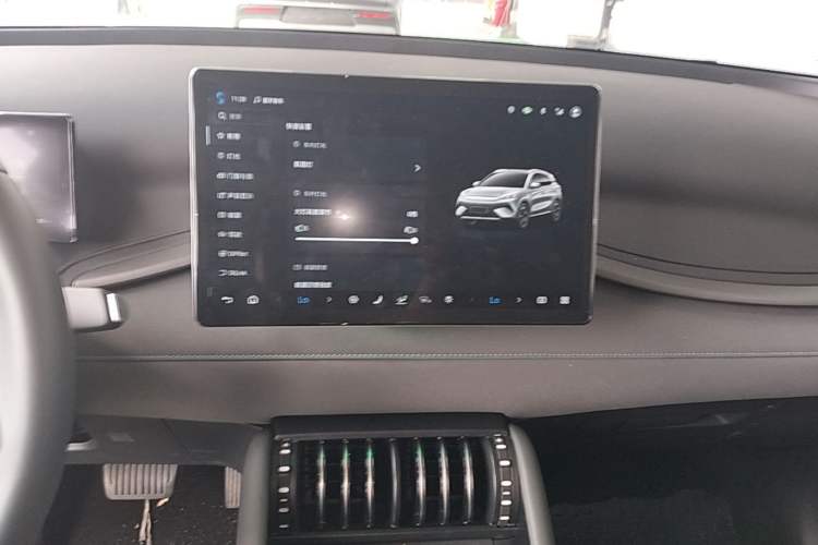 Used BYD Yuan PLUS 2025 Intelligent Driving Version 510 KM Beyond-Grade Edition Audio And AC Panel