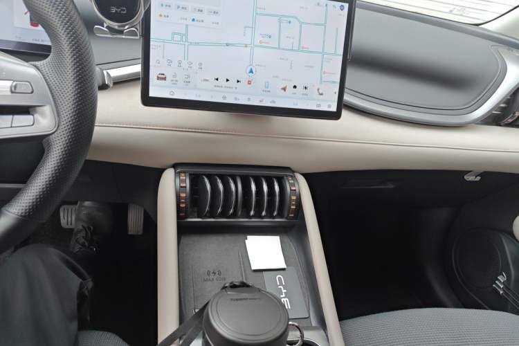Used BYD Yuan PLUS 2025 Intelligent Driving Version 430 KM – Leading Edition Audio And AC Panel