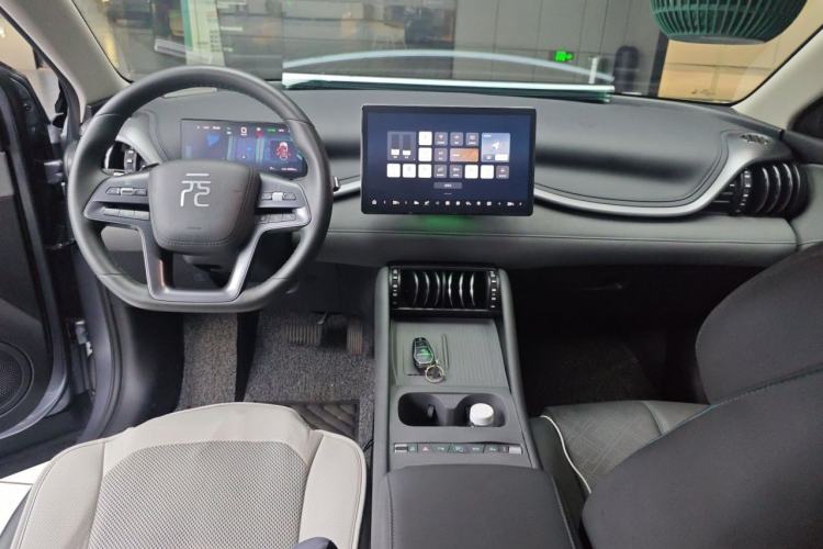 Used BYD Yuan PLUS 2025 Intelligent Driving Version 510 km Leading Edition Center Console