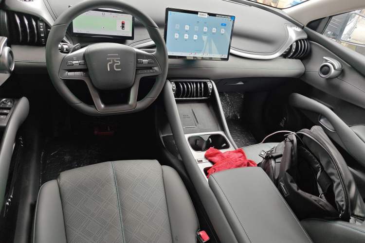 Used BYD Yuan PLUS 2025 Intelligent Driving Version 510 KM Beyond-Grade Edition Center Console