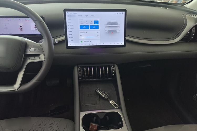Used BYD Yuan PLUS 2025 Intelligent Driving Version 430 KM – Leading Edition Center Console
