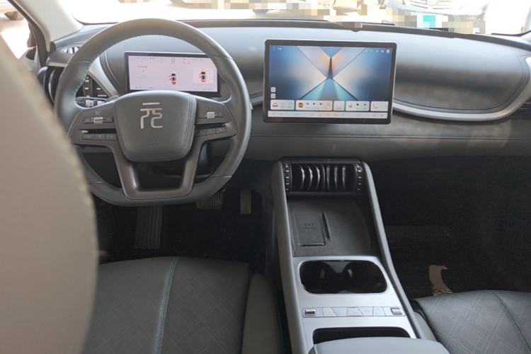 Used BYD Yuan PLUS 2025 Intelligent Driving Version 430 KM Beyond-Range Edition Center Console