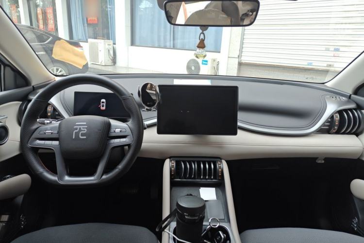 Used BYD Yuan PLUS 2025 Intelligent Driving Version 430 KM – Leading Edition Center Console