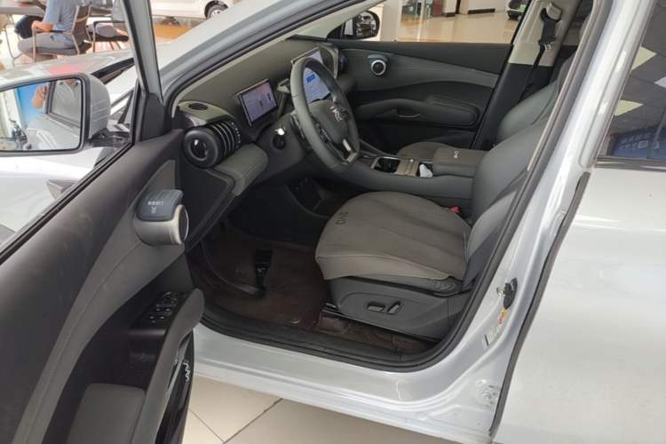 Used BYD Yuan PLUS 2025 Intelligent Driving Version 430 KM – Leading Edition Driver Seat