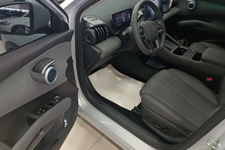Used BYD Yuan PLUS 2025 Intelligent Driving Version 510 km Leading Edition Driver Seat