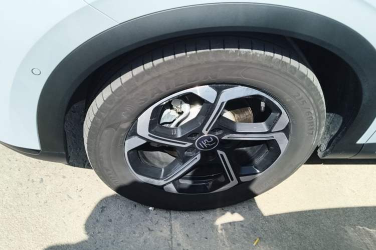 Used BYD Yuan PLUS 2025 Intelligent Driving Version 510 km Leading Edition Exterior 4