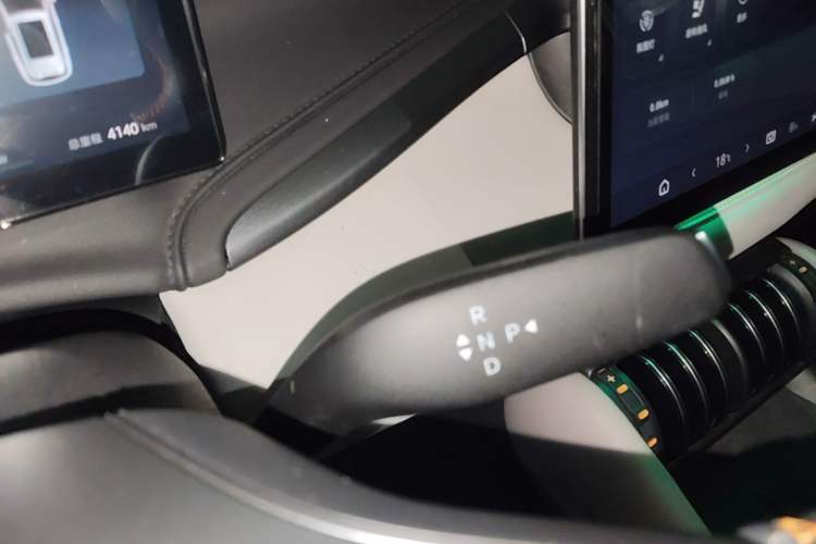 Used BYD Yuan PLUS 2025 Intelligent Driving Version 510 KM Beyond-Grade Edition Gear Lever