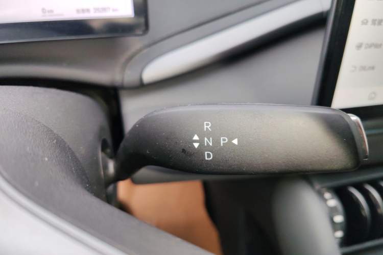 Used BYD Yuan PLUS 2025 Intelligent Driving Version 510 KM Beyond-Grade Edition Gear Lever