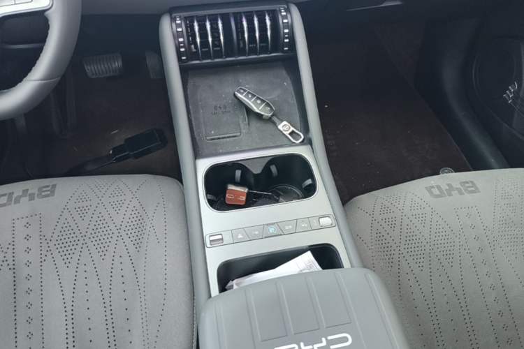 Used BYD Yuan PLUS 2025 Intelligent Driving Version 430 KM – Leading Edition Gear Lever