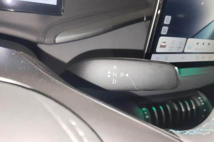 Used BYD Yuan PLUS 2025 Intelligent Driving Version 510 KM Beyond-Grade Edition Gear Lever